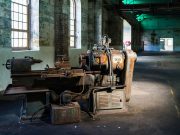 Auto-Completion Style Text Generation with GPT-2 Model